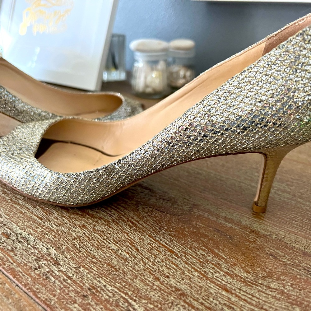 Jimmy Choo Pumps, lightly worn twice , size 41 1/2, GORGEOUS!!!